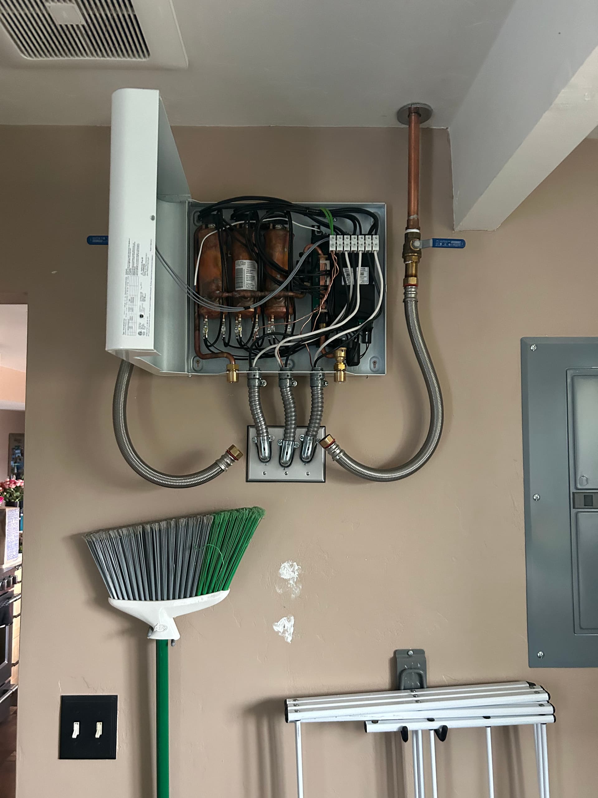 Gallery photos for Efficient Tankless Water Heater Replacement: Image #2